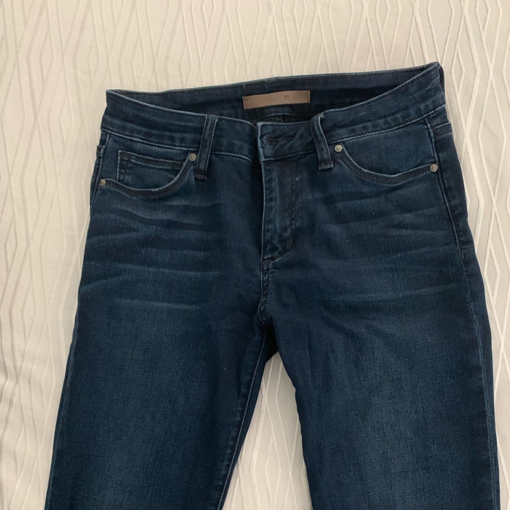 Joe’s mid rise, dark was ankle jeans